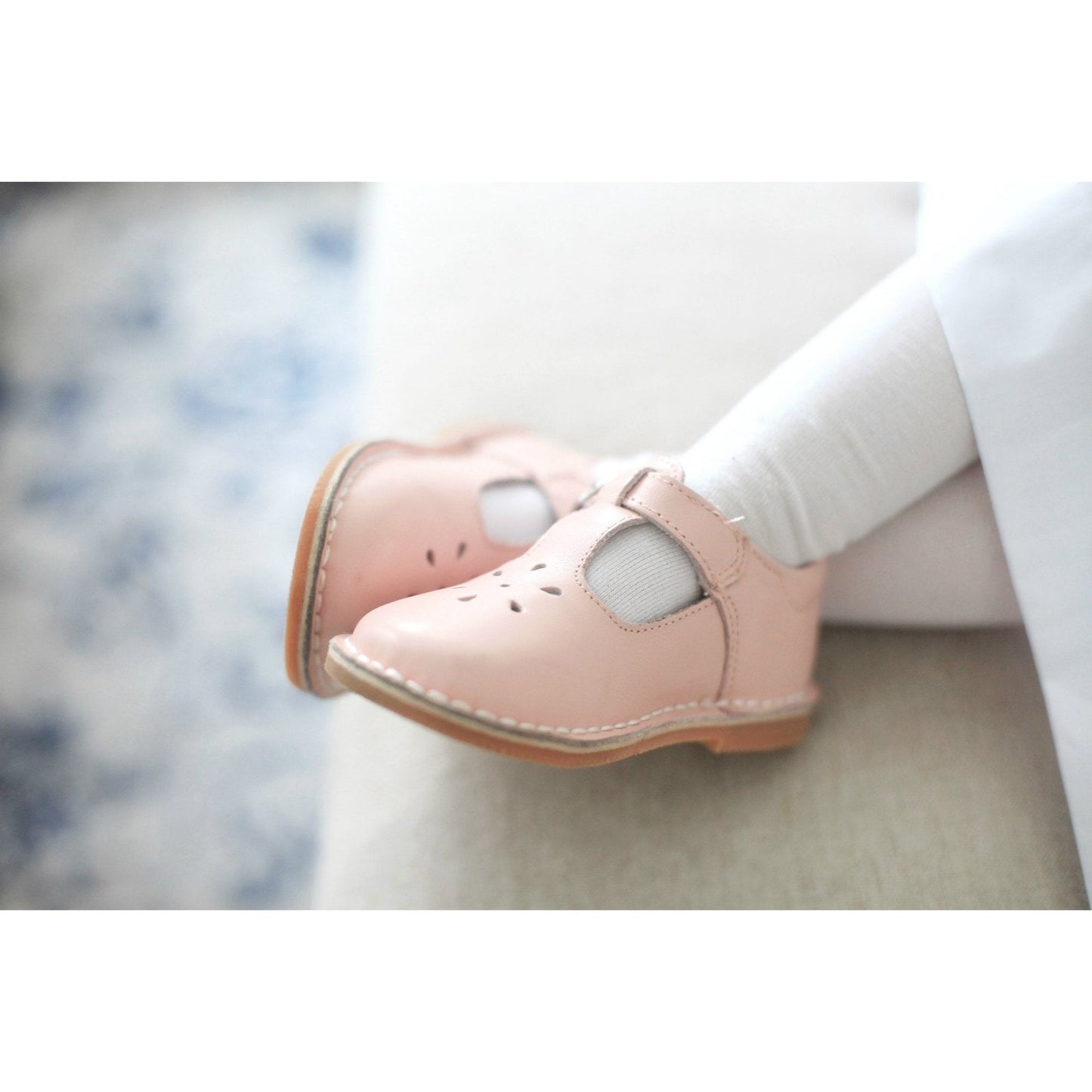 Joy Classic Leather Light Pink T Strap