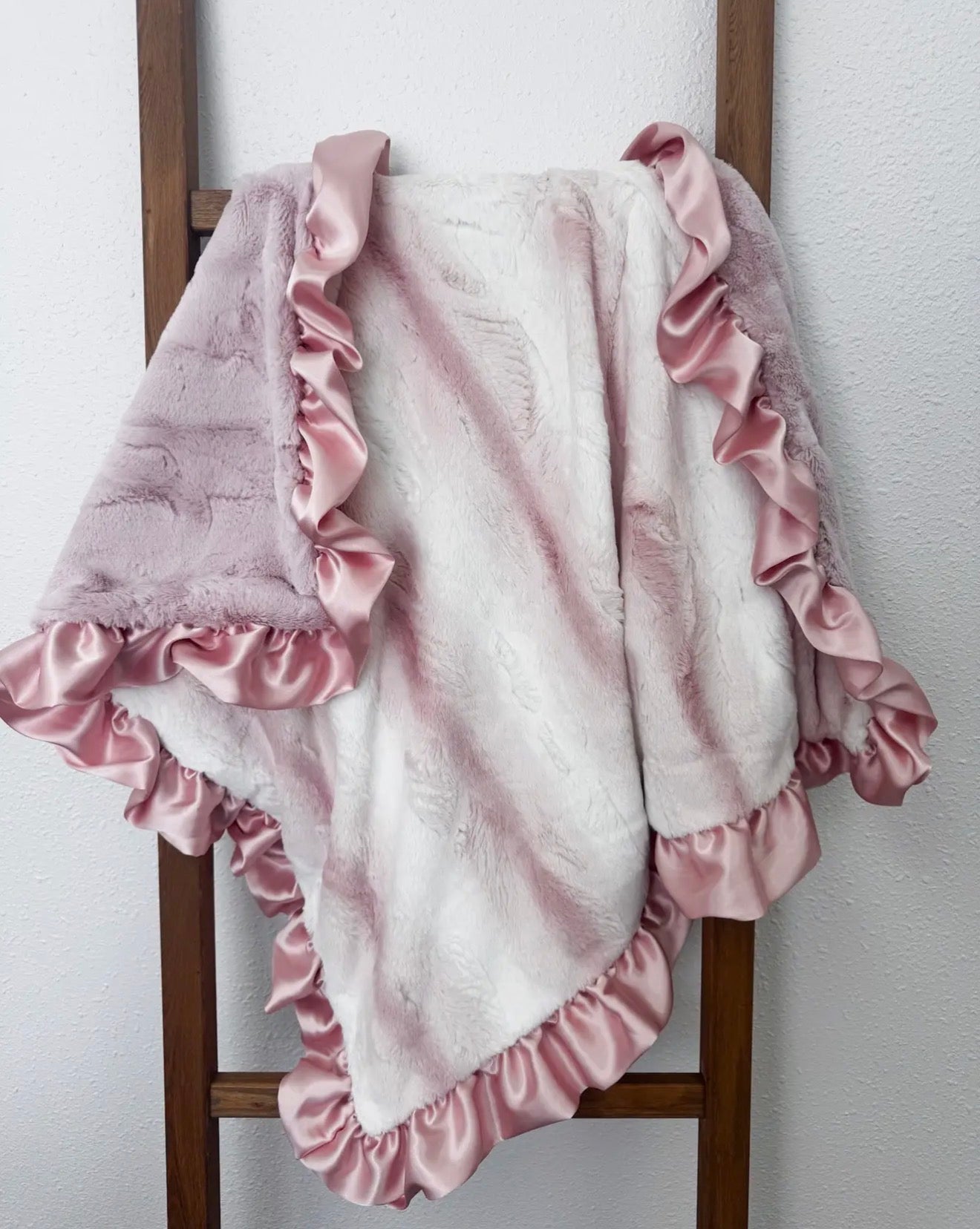 Hollis Luxe Cuddle Blanket